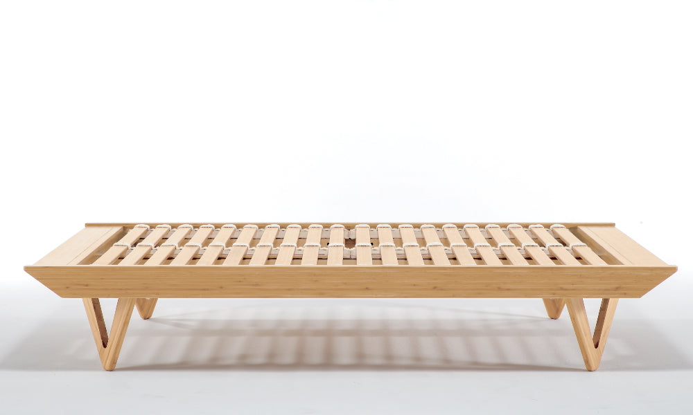 BED FRAME -KAGUYA KOKOCHI- by IWATA