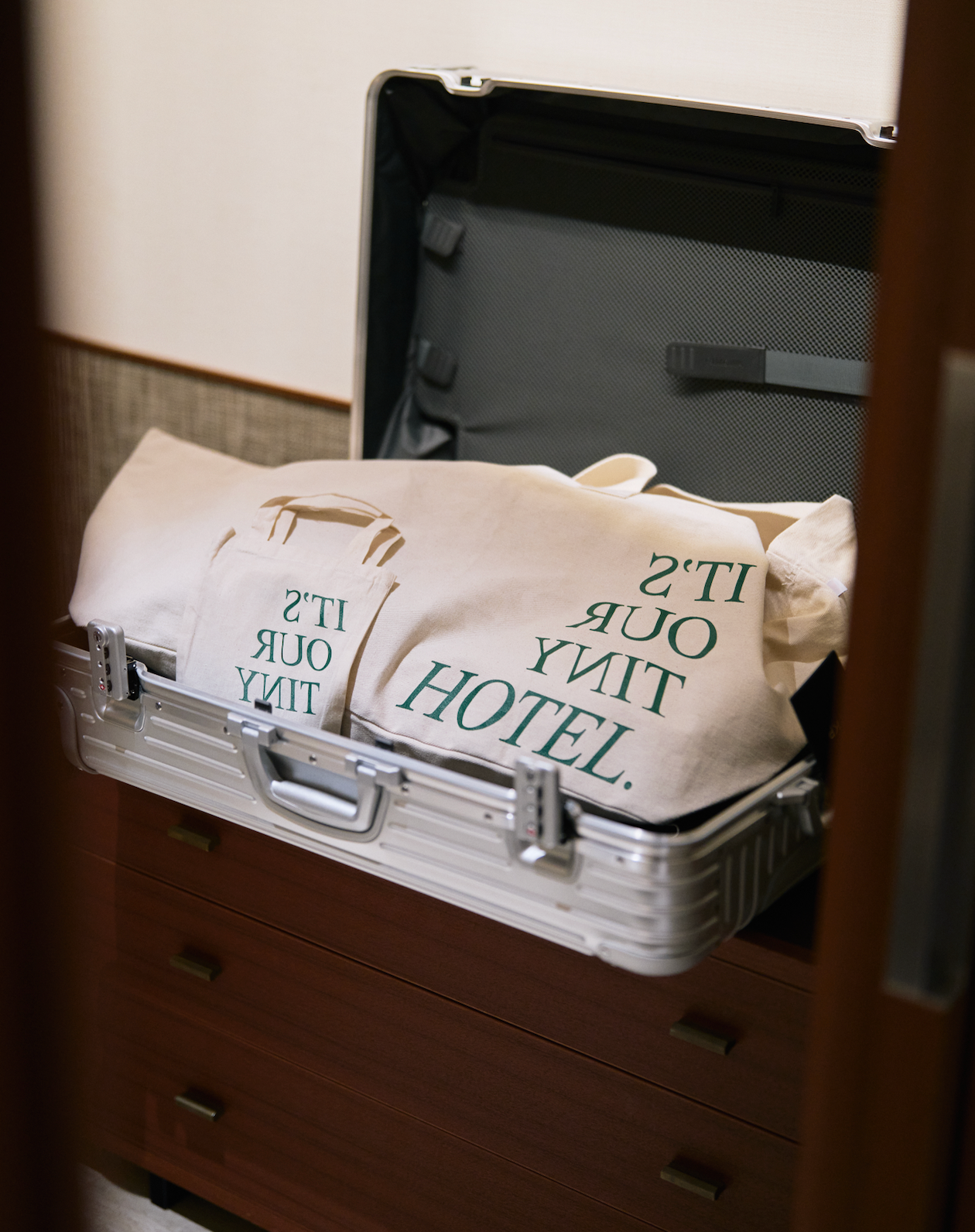 THE AOYAMA GRAND HOTEL collaboration with BOUTIQUE TOTE BAG (EXTRA LARGE)