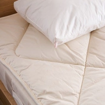 CAMEL HAIR MATRESS PAD by IWATA